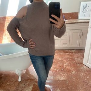 Exposed shoulder Express sweater